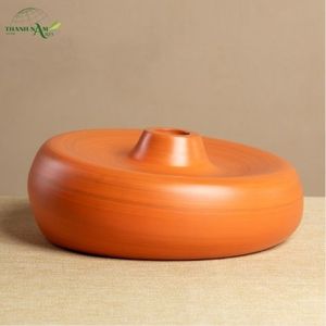 Lampe suspendue en bambou tissé à la main avec une forme organique lisse - Product Image 4