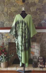 Vestido Caftán Shibori Tie Dye de Rayón Hecho a Mano, Cuello en V, Talla Única, Corte Holgado, Ropa de Estar para Mujer - Product Image 2