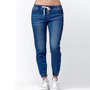 Jeans de Pierna Recta para Mujer, Pantalones Vaqueros Clásicos, Corte Regular, Cómodos para Uso Diario, Tela Suave y Elástica, Estilo Sencillo y Elegante, Color Sólido - Product Image 1