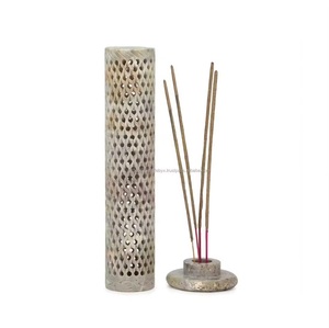 La mejor cantidad de velas hechas a mano y soporte de incienso de esteatita con fragancia para el hogar con embalaje personalizado de La India para Navidad - Product Image 6
