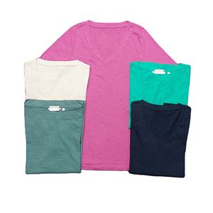 T-shirt surdimensionné pour femmes, col V, manches courtes, impression graphique personnalisée, t-shirt grande taille avec logo personnalisé OEM - Product Image 5