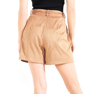 Shorts ligeros para mujer con costuras resistentes y un aspecto moderno para conjuntos de verano a la moda. - Product Image 4