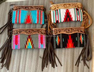 Recién llegado, manta de sillín azteca, bolso de cuero, bolso de mano de cuero con flecos, bolso cruzado de estilo occidental - Product Image 4