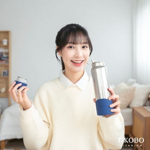 ขวดน้ำ Kangaroo 520 มล. [TiKOBO] (พร้อมที่เก็บหลอด, ที่กรองชา, หลอดแบบกว้าง และปลอกหุ้ม, หลอดและแปรงล้างขวด) หลายสี - Product Image 1