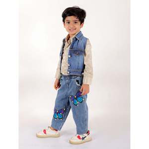 Ensemble de vêtements d'extérieur pour garçons, chemise en coton mélangé, veste en jean à manches longues, beige, bleu, ornée de belles appliques de papillons - Product Image 3