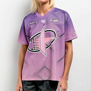 Venta al por mayor de camisetas de fútbol americano personalizadas para mujer con cuello en V, diseño gráfico de estrellas rosas, transpirables, de poliéster, ajuste holgado, suministro OEM a granel - Product Image 4