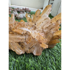 Cristal de quartz himalayen de haute qualité en forme de grappe de mangues, pierre naturelle pour la décoration intérieure et les collectionneurs - Product Image 3