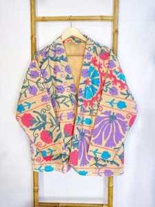 Chaqueta de Algodón Bordada a Mano Estilo Suzani para Mujer con Cinturón Ajustable, Base Crema, Diseño Floral Multicolor, Estilo Bohemio Étnico - Product Image 5
