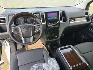 Toyota Hiace Super Grandia Lista para Enviar, Equipamiento Completo, Título Limpio, Usada - Product Image 4