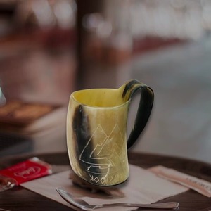 Mug en corne naturelle éco-responsable fait main, motif géométrique sculpté, design artisanal folklorique, poignée rustique, artisanat pour la maison, Rehman Craft - Product Image 5