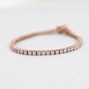Bracelet de mariée tennis en or massif 10K 14K 18K avec diamants de laboratoire taille ronde, couleur DEF, clarté VS VVS, certifié IGI, serti à griffes - Product Image 4