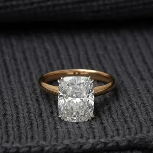Bague de fiançailles et de mariage classique en or blanc 14 carats avec diamant de laboratoire 3,00 carats taille coussin, sertissage cathédrale, clarté VS1 - Product Image 1