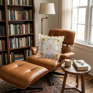 Housse de coussin carrée en coton blanc brodé tournesol et bord festonné, haute qualité, vente en gros, 40 cm x 40 cm, pour maison et hôtel - Product Image 2
