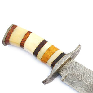 Cuchillo de Caza Clásico de Acero de Damasco Hecho a Mano con Funda de Cuero, Herramienta Utilitaria para Campismo al Aire Libre, Artesanía Tradicional - Product Image 3