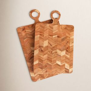 Planche à découper ronde en bois avec poignée, gravure florale, finition bois naturel, bloc de découpe pour cuisine - Product Image 3
