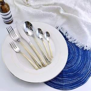 Juego de cubiertos metálicos más vendido, una elegante adición a cualquier mesa de comedor, bellamente elaborado por KHOOSI OVERSEAS. - Product Image 1