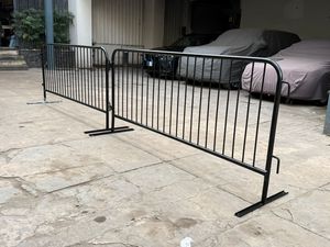 Barrière de contrôle des foules en acier en promotion |   Barrière métallique robuste |   Barrière de sécurité piétonne galvanisée pour événements et circulation - Product Image 2
