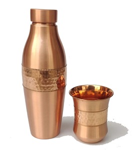 Botella de Agua y Vaso de Cobre Martillado a Mano, Artículos de Cobre Ayurvédicos de Lujo para el Hogar y la Hostelería, Botella de Cobre - Product Image 1