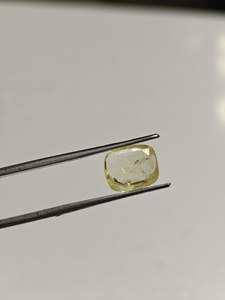พลอยแซฟไฟร์สีเหลืองแท้ 4.10 กะรัต ทรงสี่เหลี่ยม สำหรับทำเครื่องประดับและอุปกรณ์เสริม - Product Image 5
