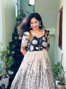 Robe Anarkali noire élégante pour femme, en coton, style ethnique, tenue de designer pour les occasions de fête et de festival, légère - Product Image 2