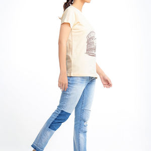 Camiseta de Manga Corta con Cuello Redondo Color Crema para Mujer, con Estampado del Coliseo, Corte Regular, Algodón Jersey, Ropa Casual de Primavera/Verano - Product Image 3