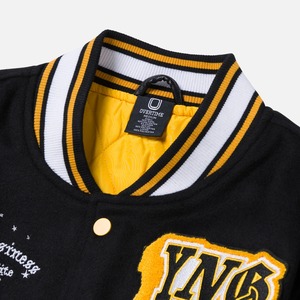 แจ็คเก็ตวาร์ซิตี้แบบมีปักลาย  ดีไซน์ใหม่ สำหรับผู้หญิงและผู้ชาย  สไตล์วินเทจ  สีดำ-ทองโบราณ  ผ้าฟลีซ  ปักลาย  กระดุมเดี่ยว  สำหรับฤดูหนาว - Product Image 2