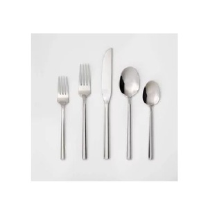 Couverts en métal : Essentiels de table distingués, conçus pour favoriser des arrangements culinaires élégants et une hospitalité raffinée - Product Image 2