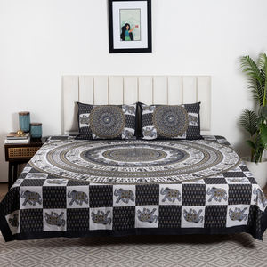 ผ้าปูที่นอนลายแมนดาลาแบบอินโดเวสเทิร์นใหม่ สีดำราชวงศ์ ลายดอกไม้สไตล์ชาติพันธุ์ ผ้าคลุมเตียงผ้าฝ้าย พร้อมปลอกหมอน 2 ใบ ราคาขายส่ง - Product Image 1