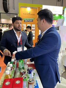 ขวด pet 2 ลิตร VINUT เข้มข้นน้ํามะพร้าว 100% เวียดนามส่งออกขายส่งน้ํามะพร้าวเข้มข้น - Product Image 4