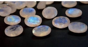 Pierre précieuse ovale en pierre de lune arc-en-ciel, taille facetée, couleur naturelle bleu éclatant, qualité supérieure, ovale facetté, certificat IGI, vente en gros - Product Image 2