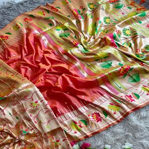 Sari en soie Paithani Rich Lotus avec bordure de pallu or vif et éclatant – Tenue de soirée traditionnelle pour femme, toutes saisons, sans plis - Product Image 1