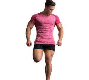 T-shirt de sport rose uni à manches courtes pour homme, coupe ajustée, col rond, séchage rapide, tricoté, longueur standard - Product Image 1