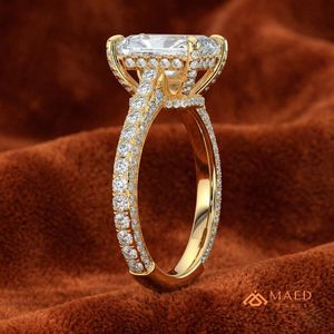 Anillo de compromiso de moissanita plateada con corte radiante y halo oculto, joyería de lujo para novia, boda y aniversario, tendencia en EE. UU. - Product Image 4