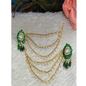 Boucles d'oreilles de qualité supérieure, aspect pierre perlée, finition dorée, style traditionnel, pour fêtes, mariages et occasions spéciales, collection pour femmes. - Product Image 1