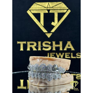 Grillz tendance en moissanite VVS, en argent sterling 925, style hip-hop, ensemble de bijoux dentaires pour hommes et femmes par Trisha Jewels - Product Image 3