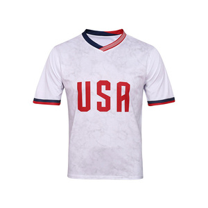 Maillot de football à col en V imprimé par sublimation 100 % polyester de qualité supérieure, personnalisable avec le nom du pays, pour hommes - Product Image 2