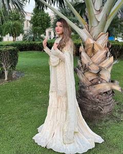 Ensemble Salwar Kameez pour femmes, haut long à broderies lourdes, en soie satinée, motif uni, style Bollywood, robe de soirée et de mariage - Product Image 3
