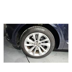 Bentley Bentayga 4.0 V8 Modèle juin 2021 avec 67 546 km Boîte de vitesses automatique Sièges en cuir Caméra arrière Volant à gauche - Product Image 5