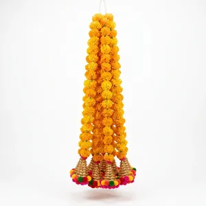 Décoration murale artisanale jaune en forme de fleur avec pompons pour Diwali, style bohème, pour entrée et intérieur - Product Image 1