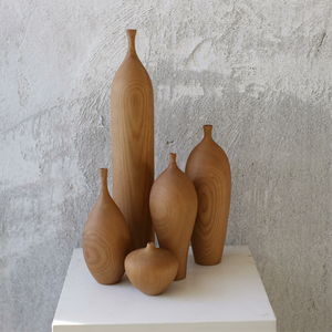 Vase Sculpté Artisanal en Bois Massif Léger – Pièce d'Art Décorative Classique pour Villa, Appartement, Entrée, Couloir - Product Image 6