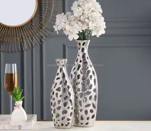 Florero de aluminio de lujo de nuevo diseño Artículos para florero Decoración del hogar Esquina y más por Azora Industries - Product Image 6