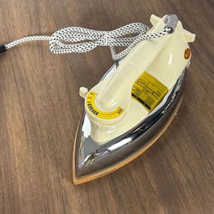 Plancha Eléctrica de 2 kg y 1200 W, Temperatura Ajustable, Suela Antiadherente, Cable Giratorio de 360 Grados, Protector de Cable, para Hogar y Hotel - Product Image 5