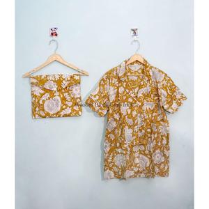 Ensemble de pyjama en coton à manches courtes, imprimé floral, col élégant, boutons, longueur courte, tenue de demoiselle d'honneur, automne, doux et respirant - Product Image 3