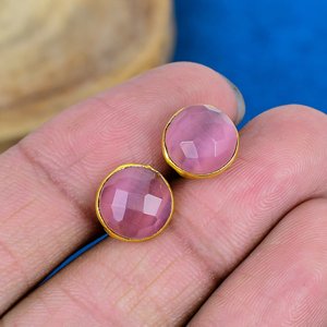 Boucles d'oreilles en pierres précieuses rondes en quartz rose naturel Monalisa, finition or 18 carats sur argent sterling 925 - Product Image 1