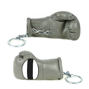 Porte-clés Gant de Boxe Mini en Similicuir, Accessoire de Voiture, Cadeau MMA, Support de Clés, Taille Personnalisée, Design Moderne - Product Image 6