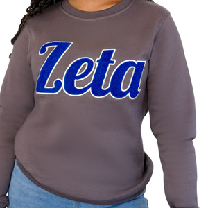 Sudadera Gris de Chenilla Zeta Phi Beta para Mujer, Sudadera Casual con Letras Griegas Bordadas de la Hermandad Zeta - Product Image 6