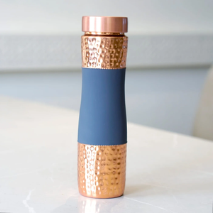 Bouteille d'eau moderne et écologique FAIZA CRAFT en cuivre pur à 99 %, 1000 ml, réutilisable, avec couvercle anti-corrosion – Meilleure vente - Product Image 1