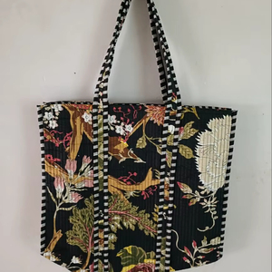Sac fourre-tout matelassé en coton fait main pour femmes, écologique, avec logo personnalisé, style floral hiver/été, fermeture éclair, parfait pour les femmes - Product Image 1