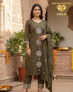 Ensemble Kurta en coton bleu brodé pour femme Hari Om Creations avec broderie géométrique faite à la main, col en V, manches trois quarts, longueur intégrale - Product Image 2