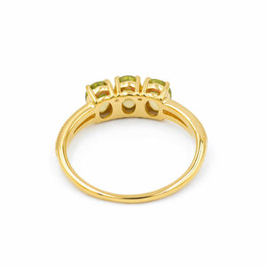 Anillo de Plata de Ley 925 con Tres Peridotos Ovalados y Banda en Forma de V, Chapado en Oro de 1 Micrón y Rodio - Product Image 6